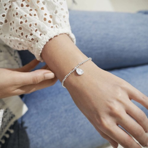 Joma A Little January Birth Flower Bracelet Joma A Little January Birth Flower Bracelet